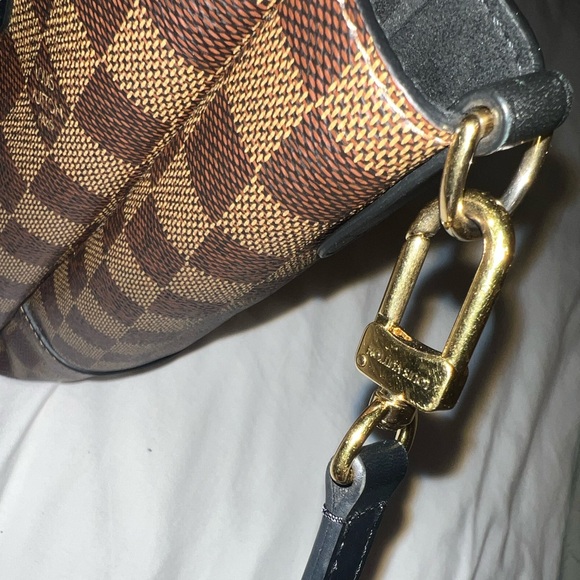 Louis Vuitton Belmont leather handbag - Picture 5 of 10